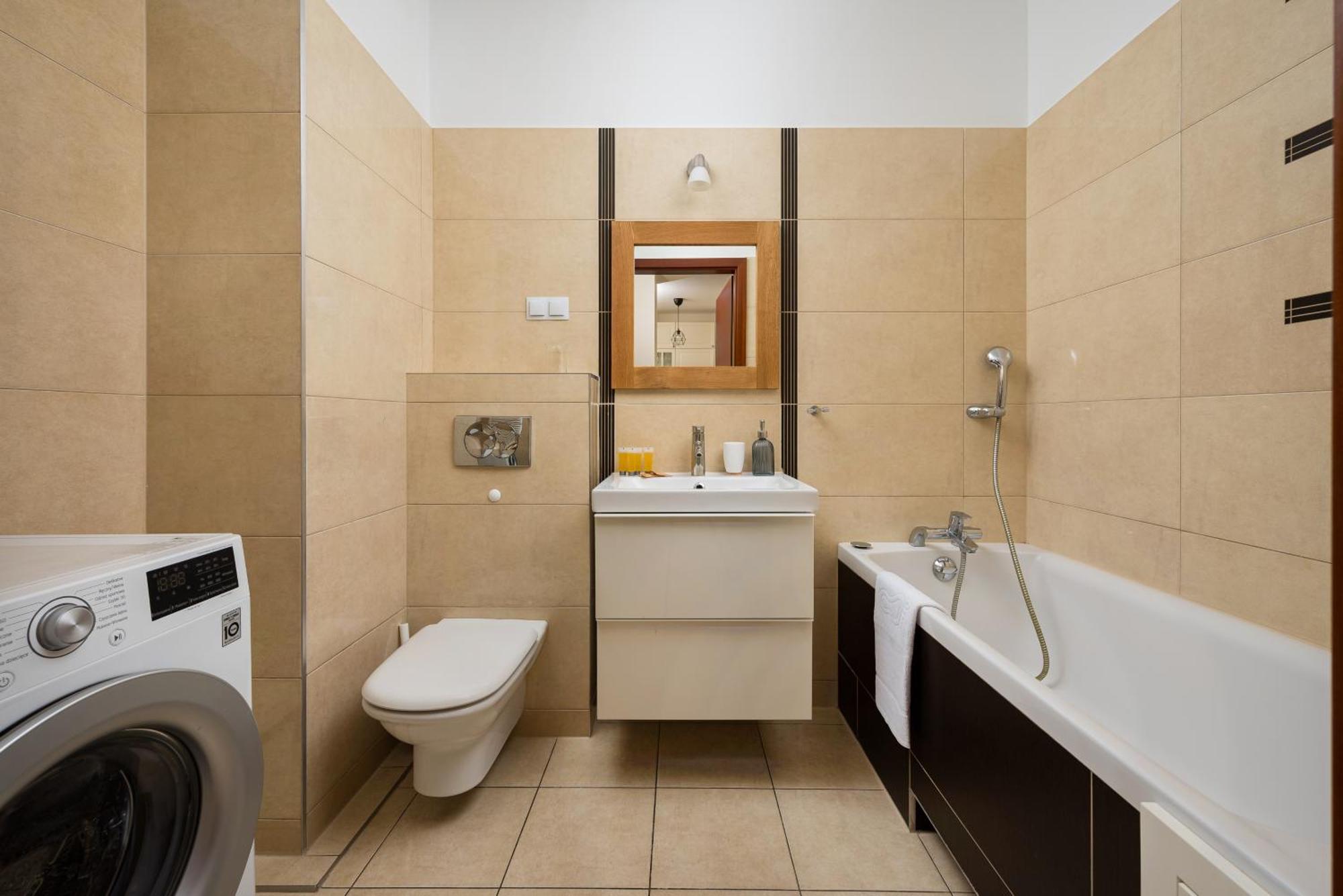 Metro Ksiecia Janusza Cosy Apartment ワルシャワ エクステリア 写真