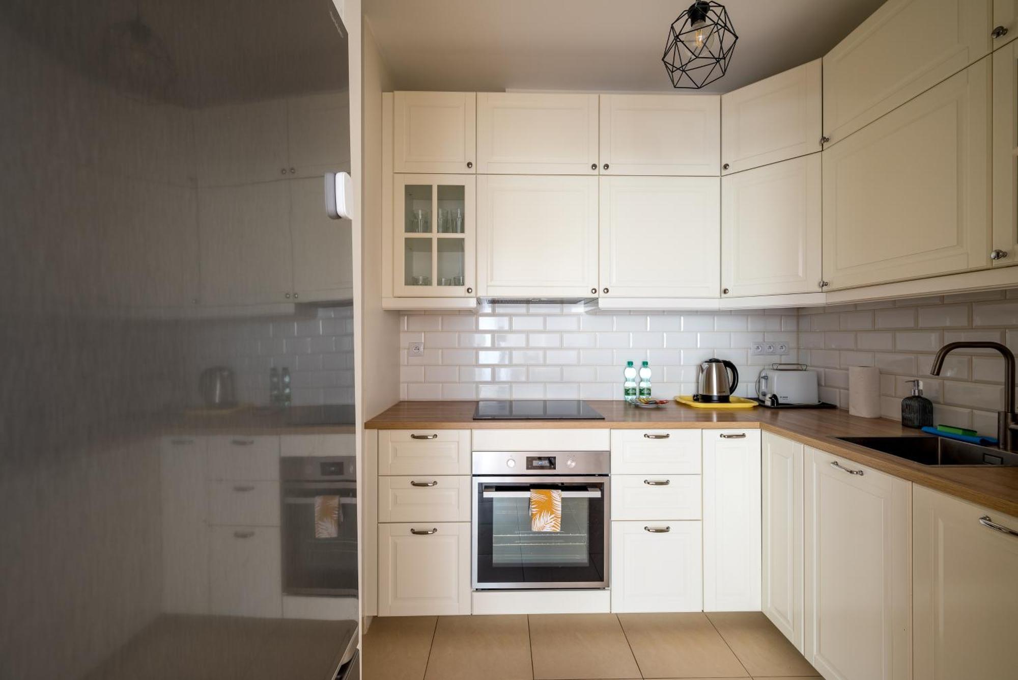 Metro Ksiecia Janusza Cosy Apartment ワルシャワ エクステリア 写真