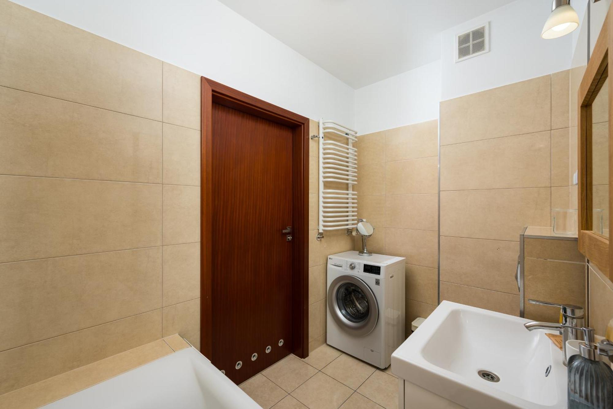 Metro Ksiecia Janusza Cosy Apartment ワルシャワ エクステリア 写真