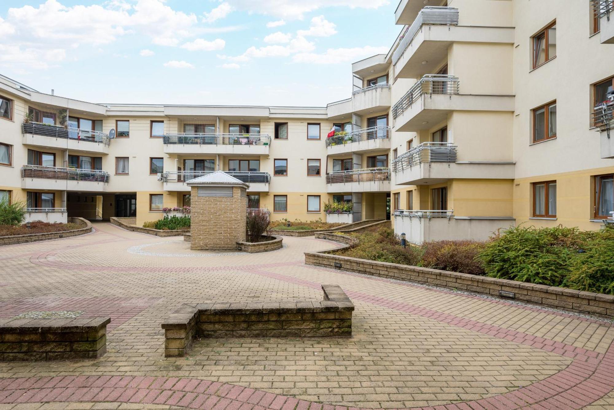 Metro Ksiecia Janusza Cosy Apartment ワルシャワ エクステリア 写真
